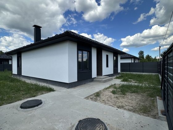 Одноповерховий будинок в передмісті Києва Дмитровка