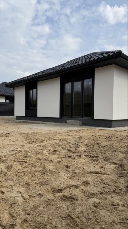 Одноповерховий будинок 110м2 ділянка 4,6 соток. Газ. с. Дмитрівка. - фото 1