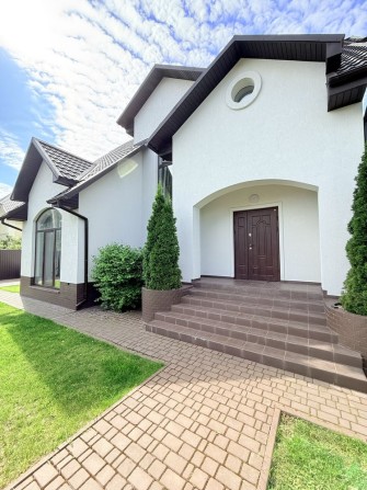 Будинок 180 м² + мансарда 60 м² у Дмитрівці, ділянка 12 соток — $238 000. Якісний ремонт, свердловин - фото 1