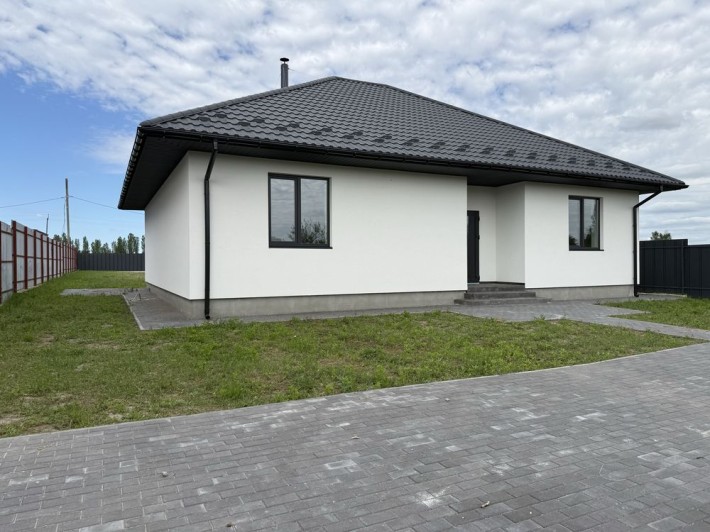 Продам будинок з сучасним ремонтом в Дмитрівці - фото 1