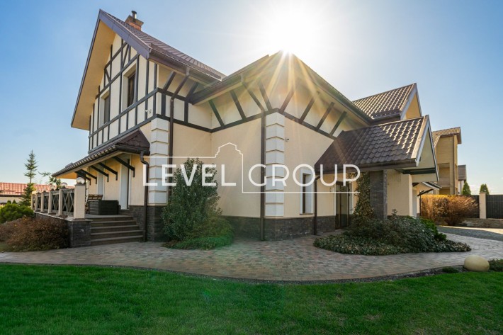 Vip!  Продаж будинку, c.Зазим'є , 315 кв.м з дизайнерським ремонтом - фото 1