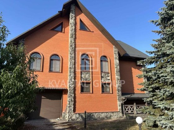 Продам якісний будинок  серед соснового лісу в Дмитрівці!