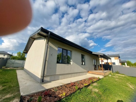 Продам новий будинок в центрі С .Іванковичі. Иванковичи