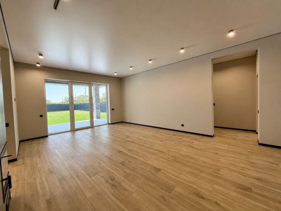 Продам будинок з ремонтом 125 м² на 11 сотках | Дмитрівка | 20 хв до столиці