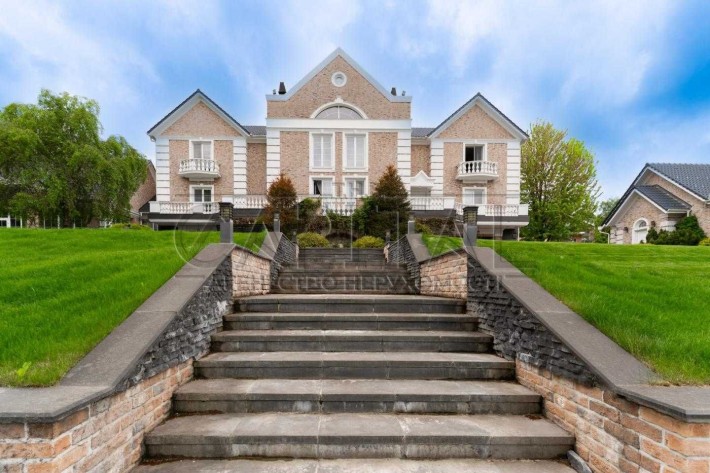 Продаж преміум-маєтку 800м² в Іванковичах: 2 га парк, озеро, SPA та ліс біля Києва - фото 1