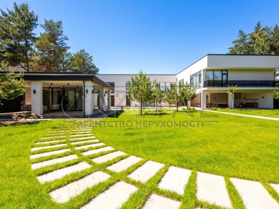 Продажа дома с бассейном Лебедевка Лебедевка