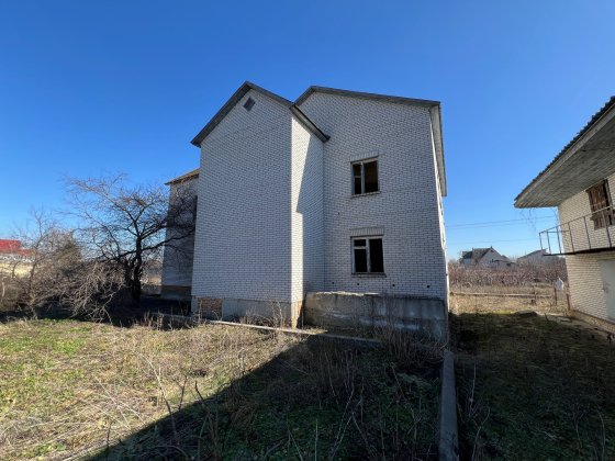 Продам будинок в селищі Микуличі 388 кв.м.