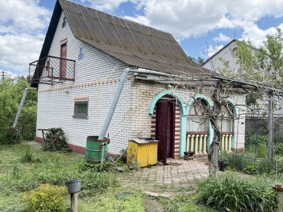 Продам дачу з будинком біля лісу
