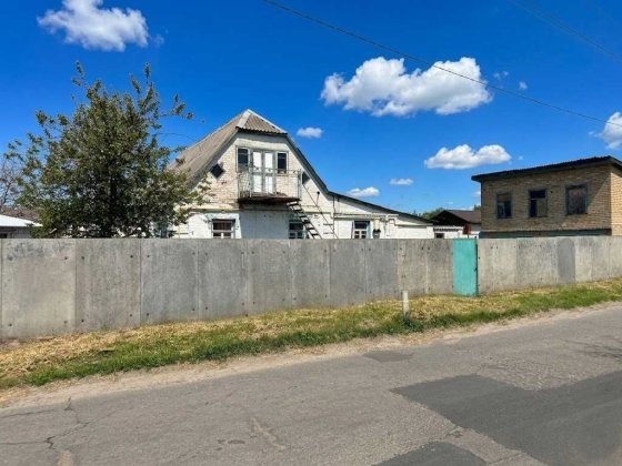 Продаж будинку 107,8 м2 , 4-кімнати є газ ,біля озера, 31 сотка .Михайлівка Рубежівка ! Михайлівка-Рубежівка