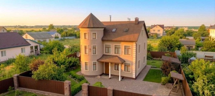 Від господаря. Новий цегляний енергонезалежний будинок 285 м² з ремонтом та басейном, 10 км від Києв - фото 1