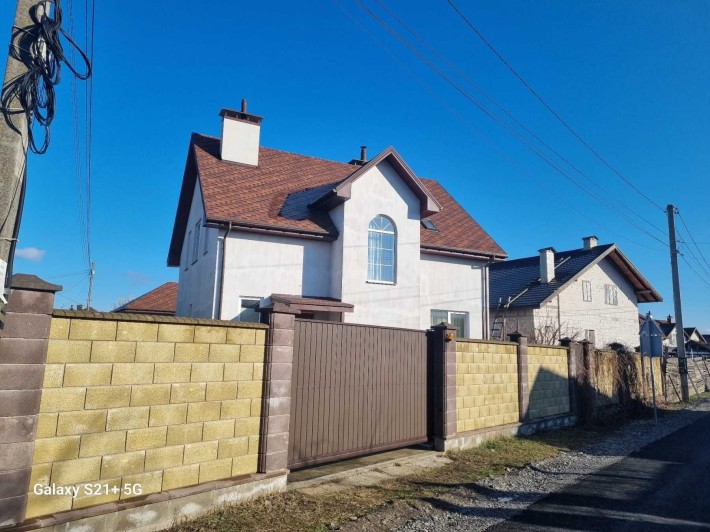 Продам 2 єтажній  дом 170 кв.м. в с.Осещина,7 соток земли,200 м пляж - фото 1