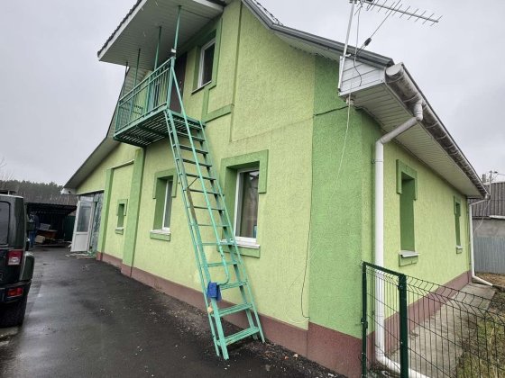 Продам будинок біля лісу та озера .20 сот ділянка.