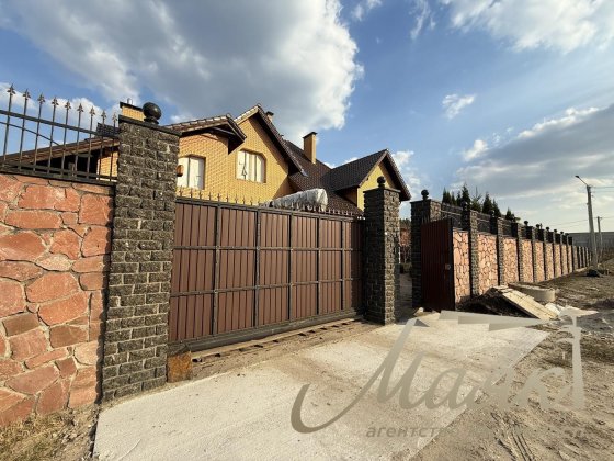 Продаж будинку 357 м² з гостьовим будинком с. Погреби  12+ соток земельна ділянка Біля лісу, Броварс Погреби