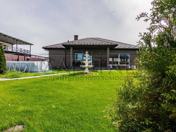 Продаж затишний будинок з басейном в с.Погреби/Зазим'я Погребы