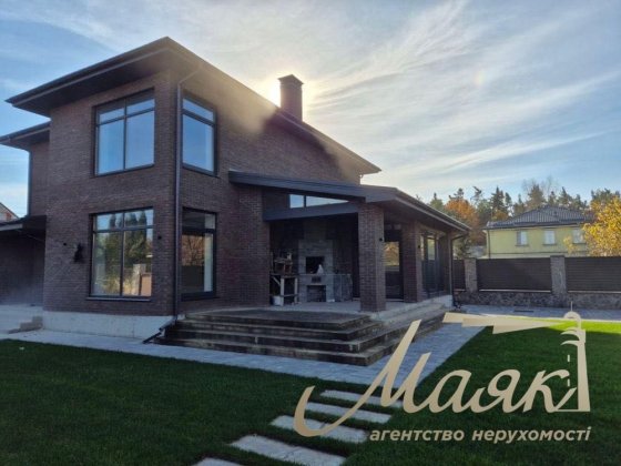 Продажа дома премиум-класса 286м2 с. Плюти, Обуховское направление, Киевская область Плюты