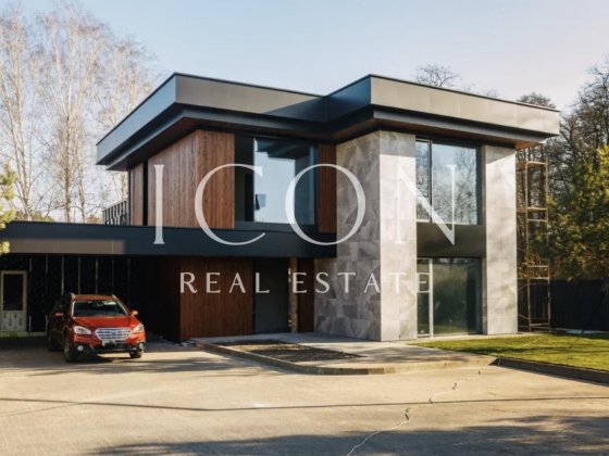 Продаж будинкку | 270м2 | с. Романків , Новообухівська траса . Романків