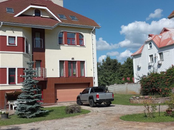 Продам домоволодіня по вул. Квіткова 1, с. Щасливе, 850 м2