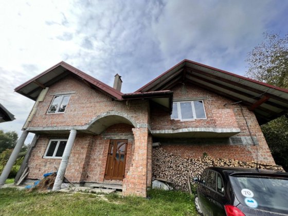 Продаж будинку 298 кв.м. з ділянкою 12 сот. у Сокільниках ( вул. Салютна) Сокільники
