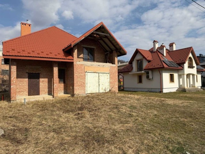 Продаж будинку у Винниках, біля Окружної, 2 поверхи, 160 000$ - фото 1