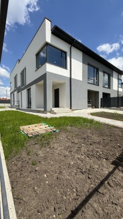 Котедж Солонка 130кв.м 2.5 сотки з центральними комунікаціями, гараж, готовий, можна вже робити ремо - фото 1