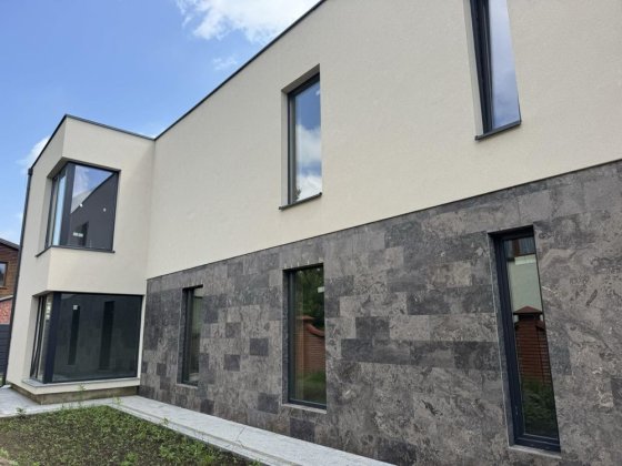 Продаж будиноку Брюховичі ( окремо стоячий) 222 кв. 5,5 сот землі Брюховичи