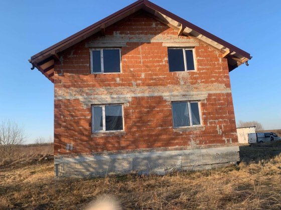 Особняк (Окремо стоячий будинок 185м.кв )-530$ м.кв,-10сот.землі Винники