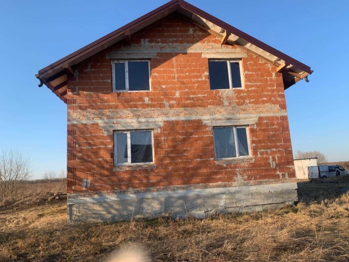 Особняк (Окремо стоячий будинок 185м.кв )-530$ м.кв,-10сот.землі - фото 1
