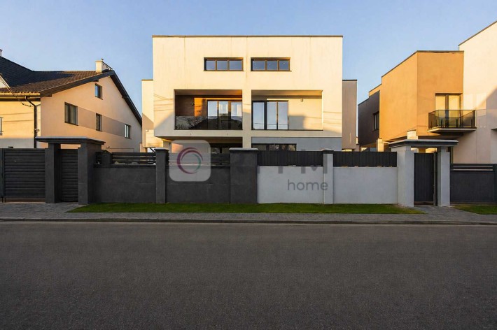 Продаж дуплексу на етапі завершення ремонту в Рудно. - фото 1
