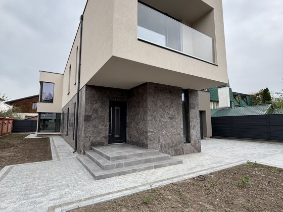 Продаж котеджу 222 м.кв., Брюховичі Брюховичи