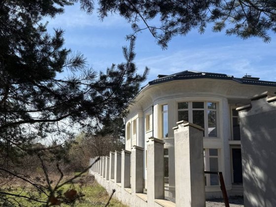 Приватна резиденція у Брюховичах: 400 м² архітектури, простору та бездоганної якості. Брюховичи