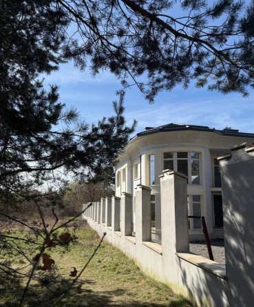 Приватна резиденція у Брюховичах: 400 м² архітектури, простору та бездоганної якості. - фото 1