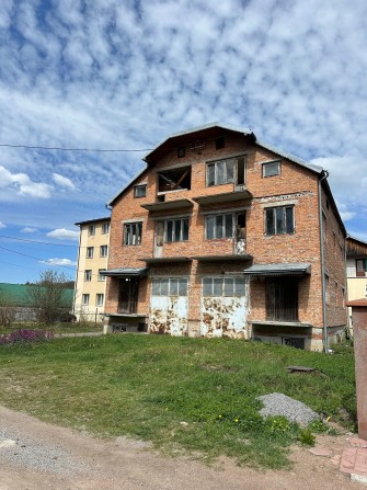 Будинок в Брюховичах біля лісу - фото 1