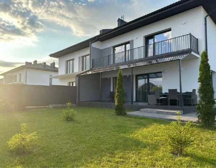 Продаж сучасного котеджу з дизайнерським ремонтом 208 м² с. Зубра - фото 1