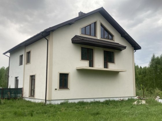 Продаж будинку спареного типу с. Конопниця (Зимна Вода) біля лісу Зимняя Вода