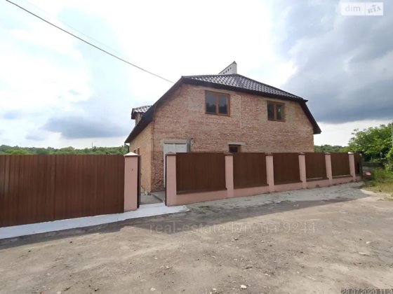 Продаж окремостоячого будинку в Малехові у передмісті Льова Малехов