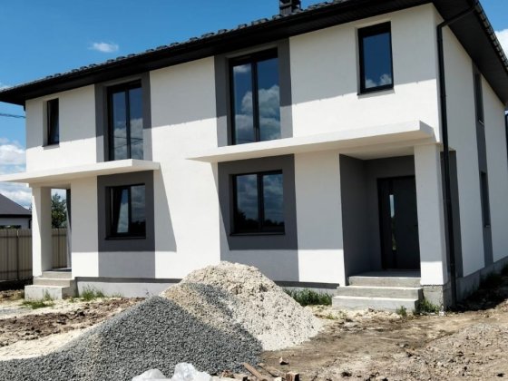 Продаж котеджу (спарка) в с. Конопниця  (недалеко від кафе Реберні) Конопница