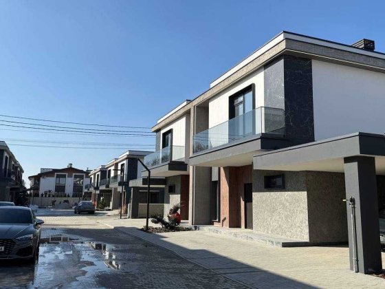 Сучасний котедж 185 м² з терасою  КМ Stone Village Конопниця Конопница