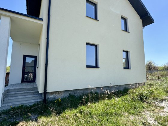 Продаж будинку 140 кв.м. з ділянкою 6 сот. Зимна Вода/Конопниця Конопниця