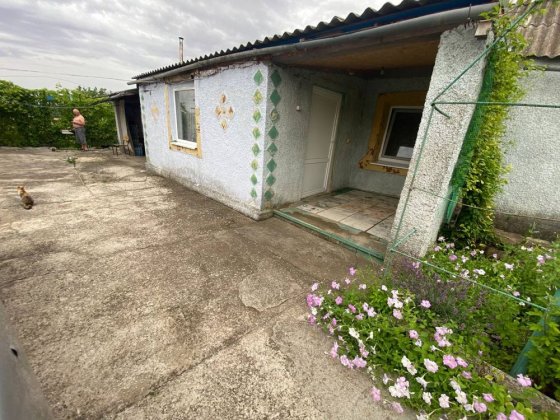 Продам будинок 120 м², 10 соток, гараж, погріб | м. Снігурівка