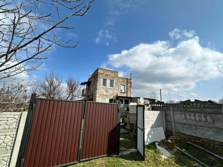 Продам двоповерховий будинок, М.-Погорілове, 1 км. від міста - фото 1