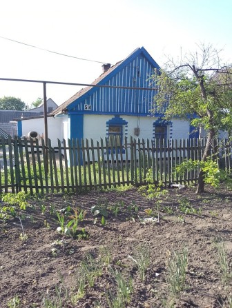 Продам хату в центрі - фото 1