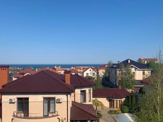 Продаж 3-х рівневого, 2-х поверхового будинку в Совіньйоні. Лиманка