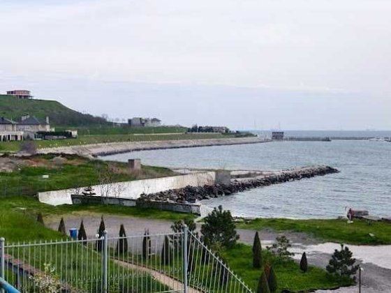 Ексклюзив у КМ «Тартус»! Дім 650 м² на 1-й лінії моря з ібасейном з видом на море. Закрита територія Крыжановка