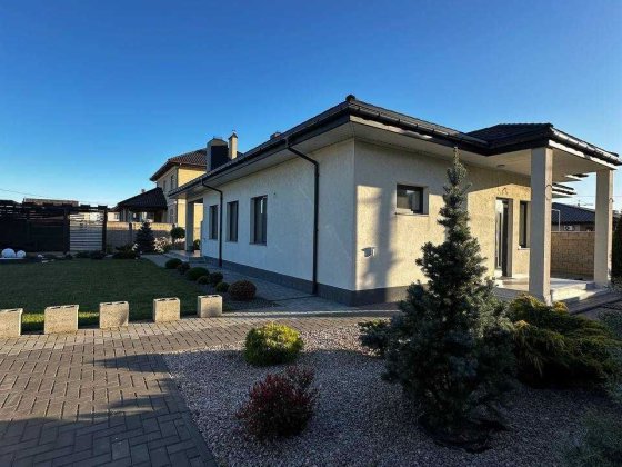 Продам будинок з ділянокою в Лісках поруч ТРЦ Рів'єра Ліски (Одеська обл.)