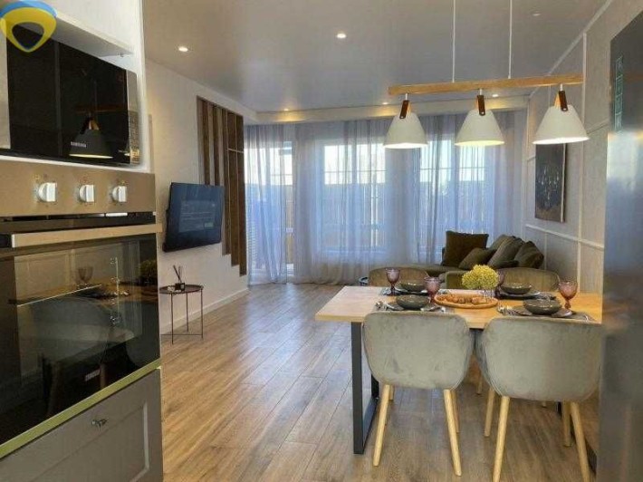 Продам таунхаус 100 кв м з ремонтом та меблями с. Ліски - фото 1