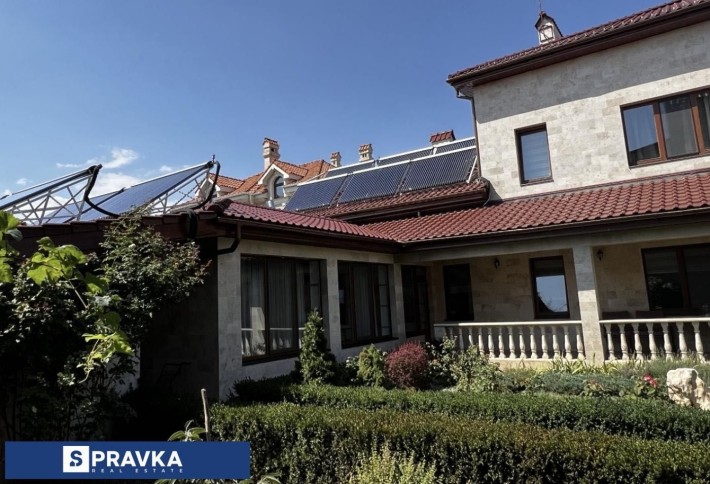 Дом в Черноморской Ривьере ,380 кв м , 10 соток , 8 комнат , крытый бассейн , терасса с барбекю , ба - фото 1
