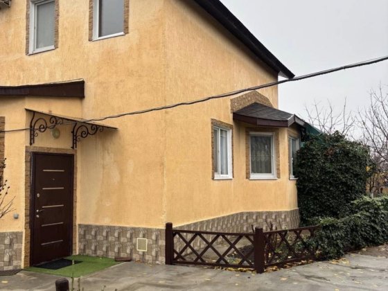 готовый дом в Фонтанке , 10 соток , 4 комнаты , 115 кв м , гараж , крытая беседка , летняя кухня , п Фонтанка