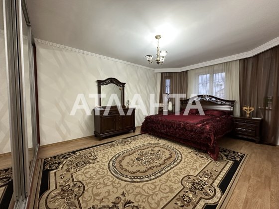 Трёхэтажный дом в Червоном Хуторе с бассейном Лиманка