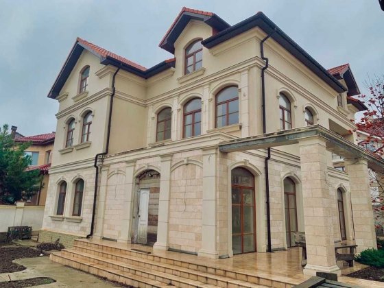 Розкішний будинок в центрі Совіньйона. Лиманка