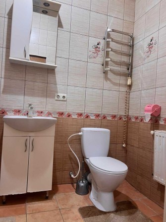 Продаётся дом на 2 семьи. Участок 6 соток. Авангард 2. - фото 1
